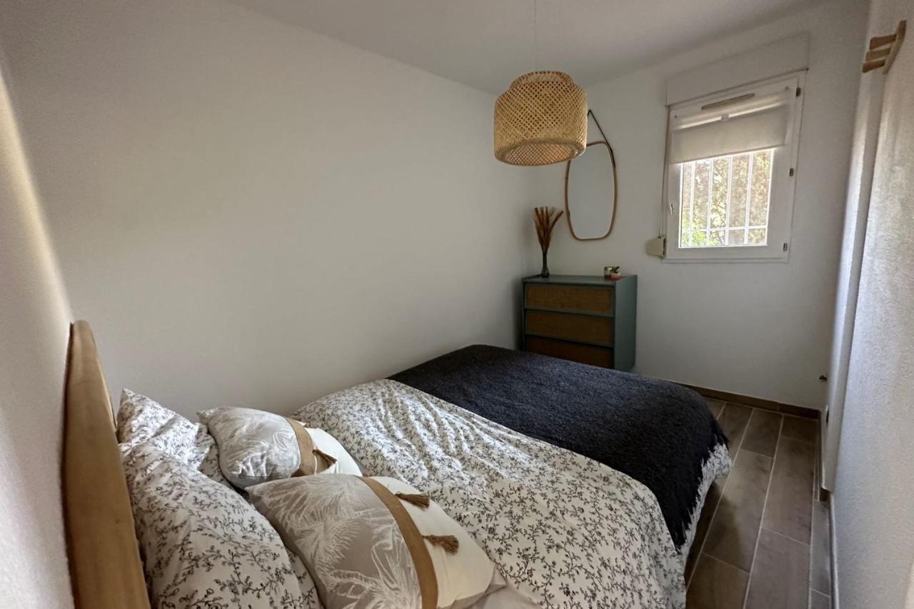 Very Cosy Apartment At 200 M From The Beaches La Londe-les-Maures Bagian luar foto
