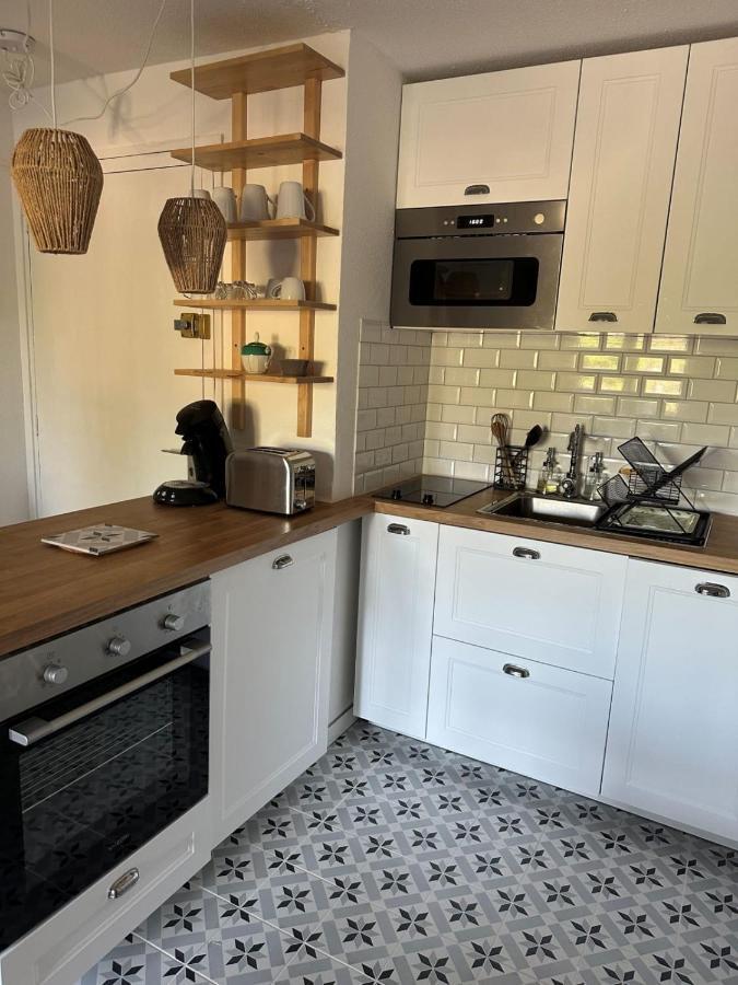 Very Cosy Apartment At 200 M From The Beaches La Londe-les-Maures Bagian luar foto