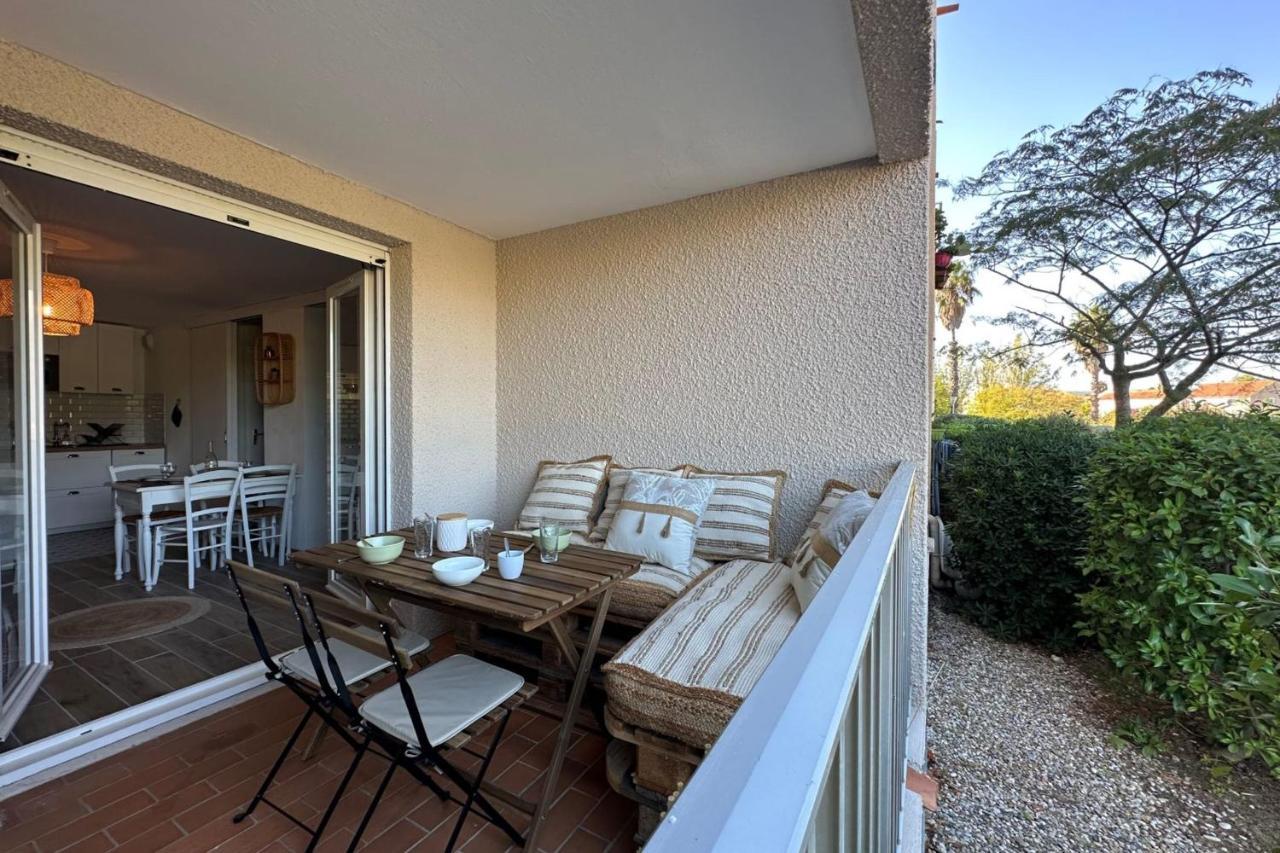Very Cosy Apartment At 200 M From The Beaches La Londe-les-Maures Bagian luar foto