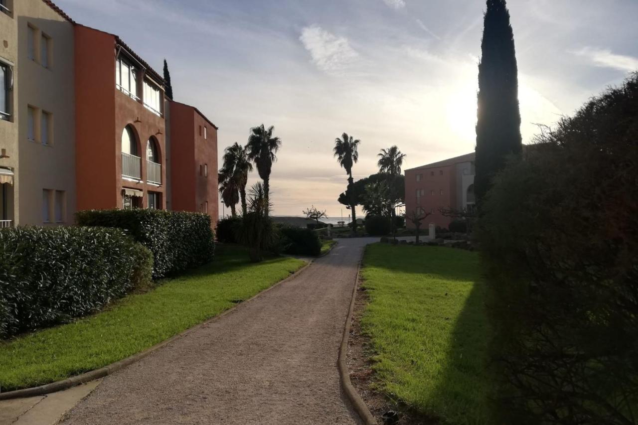 Very Cosy Apartment At 200 M From The Beaches La Londe-les-Maures Bagian luar foto