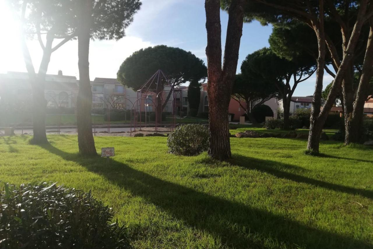 Very Cosy Apartment At 200 M From The Beaches La Londe-les-Maures Bagian luar foto