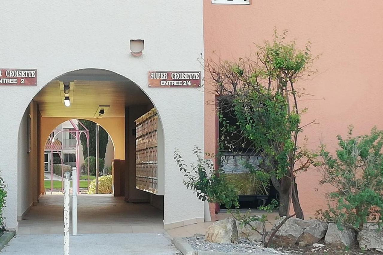 Very Cosy Apartment At 200 M From The Beaches La Londe-les-Maures Bagian luar foto